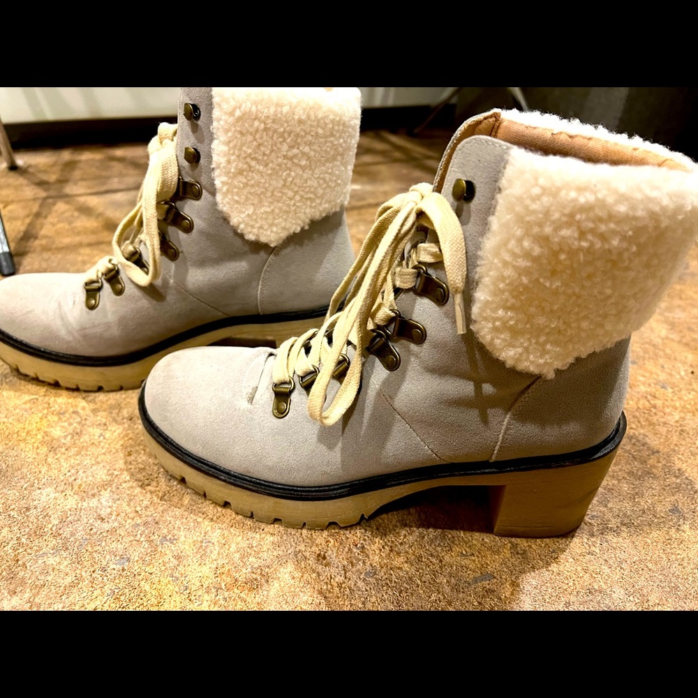 Closet Candy Boutique boots. Size 7.5. Only worn 2x.